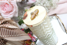 Load image into Gallery viewer, HERRINGBONE BLOND VANILLA - CREAM & GOLDEN BEE LID