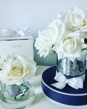 Load image into Gallery viewer, GRAND BOUQUET - SILVER BADGE - IVORY WHITE